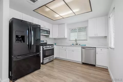 Kitchen - 207 Carissa Dr, Oceanside, CA 92057 photo 2 of 3