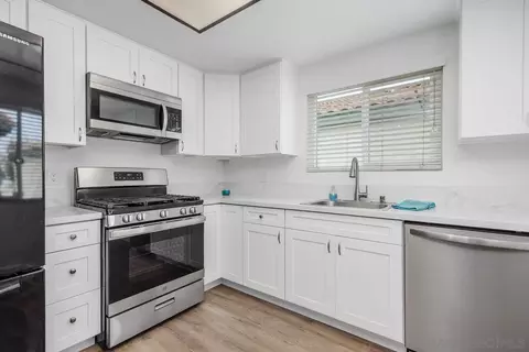 Kitchen - 207 Carissa Dr, Oceanside, CA 92057 photo 1 of 3