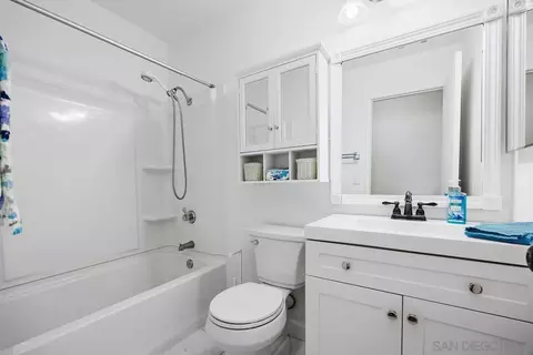 Bath - 207 Carissa Dr, Oceanside, CA 92057 photo 2 of 2