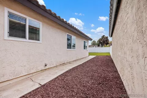 Exterior - 207 Carissa Dr, Oceanside, CA 92057 photo 15 of 15