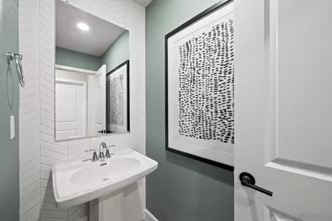 Bath - 3508 Conner Way, Oceanside, CA 92056 photo 3 of 7