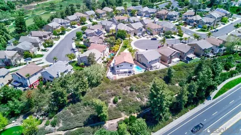 View/Area - 45377 Aguila Ct, Temecula, CA 92592 photo 5 of 10