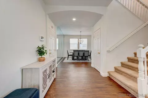 Entry Way - 45377 Aguila Ct, Temecula, CA 92592 photo 3 of 8