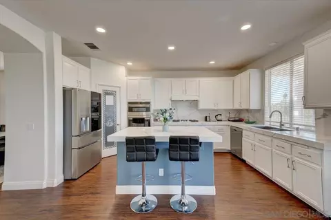 Kitchen - 45377 Aguila Ct, Temecula, CA 92592 photo 4 of 4