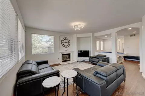 Living - 45377 Aguila Ct, Temecula, CA 92592 photo 1 of 2