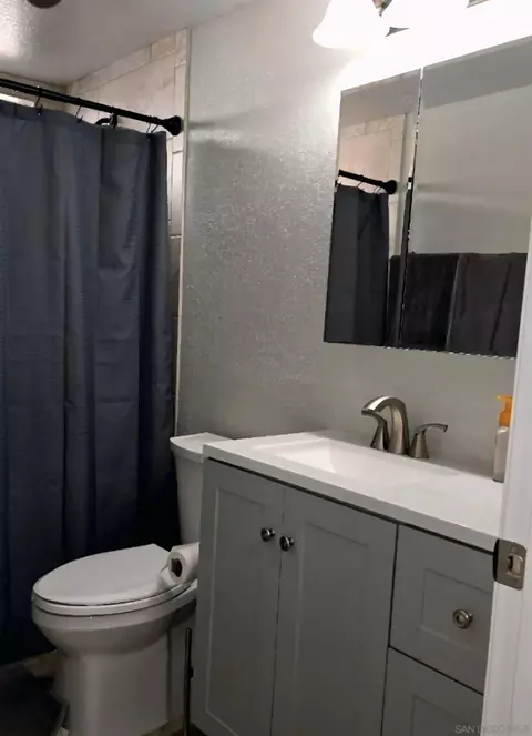 Bath - 1534 Wilson Ave, Perris, CA 92571 photo 1 of 1