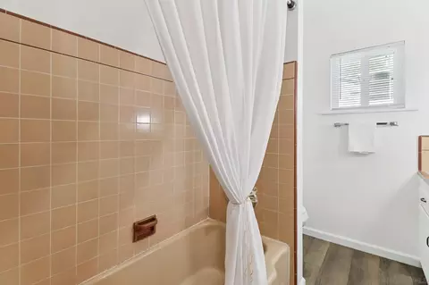 Bath - 118 W 8th Ave, Escondido, CA 92025 photo 3 of 7
