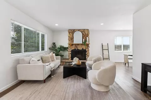 118 W 8th Ave, Escondido, CA 92025