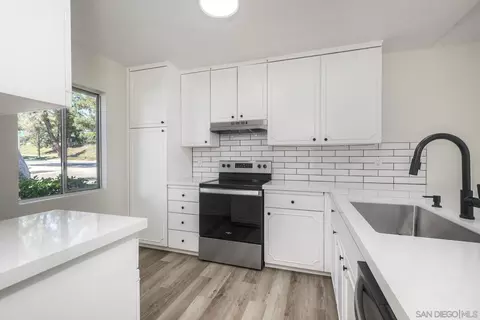 242 Eveningside Gln, Escondido, CA 92026