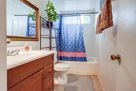 Bath - 1034 Bartlett Dr, Vista, CA 92084 photo 1 of 1