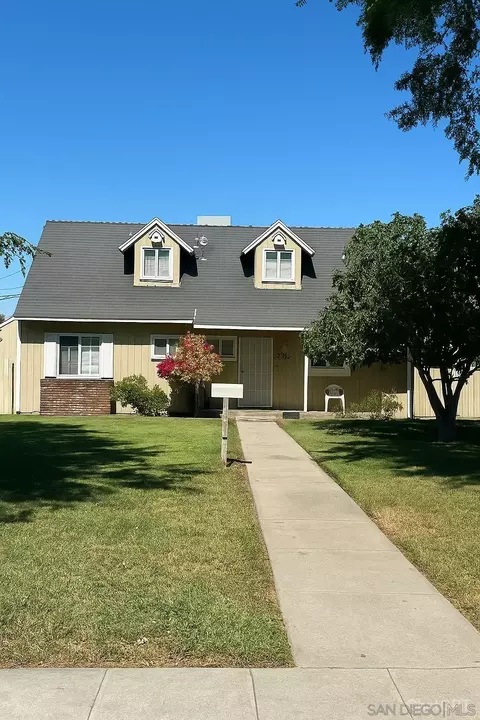 7535 Magnolia Ave, Riverside, CA 92504