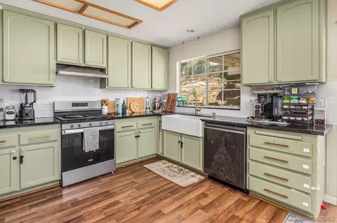 Kitchen - 24084 Sargeant Rd, Ramona, CA 92065 photo 4 of 4