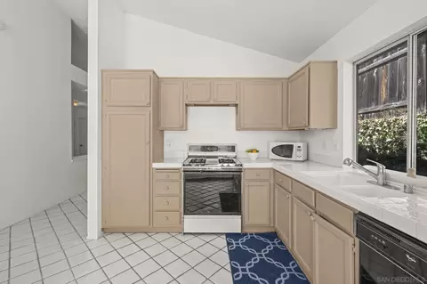 Kitchen - 1487 Bay Meadows Dr, Alpine, CA 91901 photo 2 of 3
