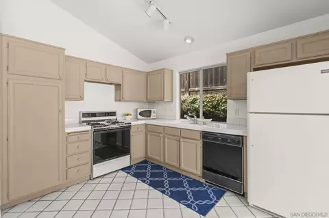 Kitchen - 1487 Bay Meadows Dr, Alpine, CA 91901 photo 3 of 3