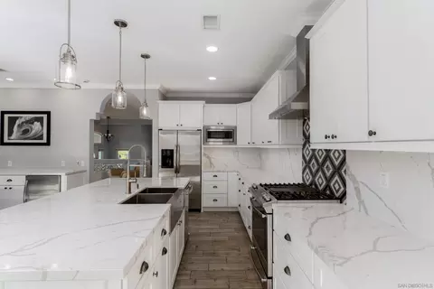7132 Calabria Ct A, San Diego, CA 92122