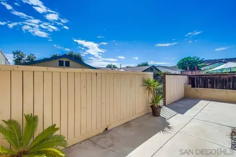 10232 Princess Sarit Way, Santee, CA 92071 photo 2