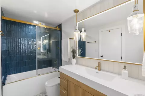Bath - 1219 Coast Blvd #3, La Jolla, CA 92037 photo 1 of 2