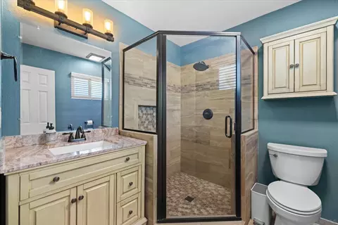 Bath - 10871 El Nopal, Santee, CA 92071 photo 4 of 4