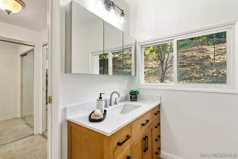 Bath - 3918 Calavo Dr, La Mesa, CA 91941 photo 3 of 4