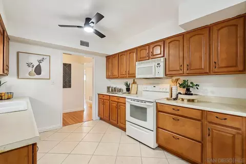Kitchen - 3918 Calavo Dr, La Mesa, CA 91941 photo 1 of 3
