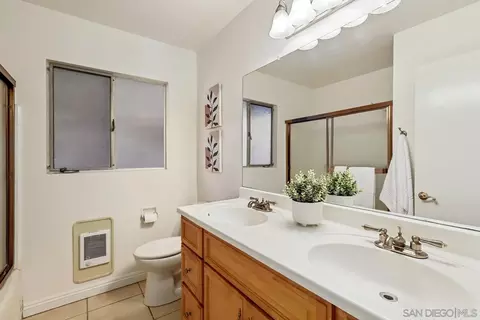 Bath - 3918 Calavo Dr, La Mesa, CA 91941 photo 1 of 4