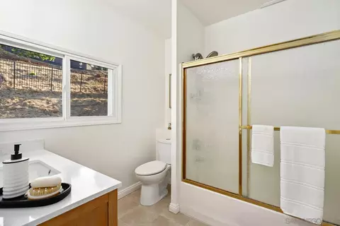 Bath - 3918 Calavo Dr, La Mesa, CA 91941 photo 2 of 4