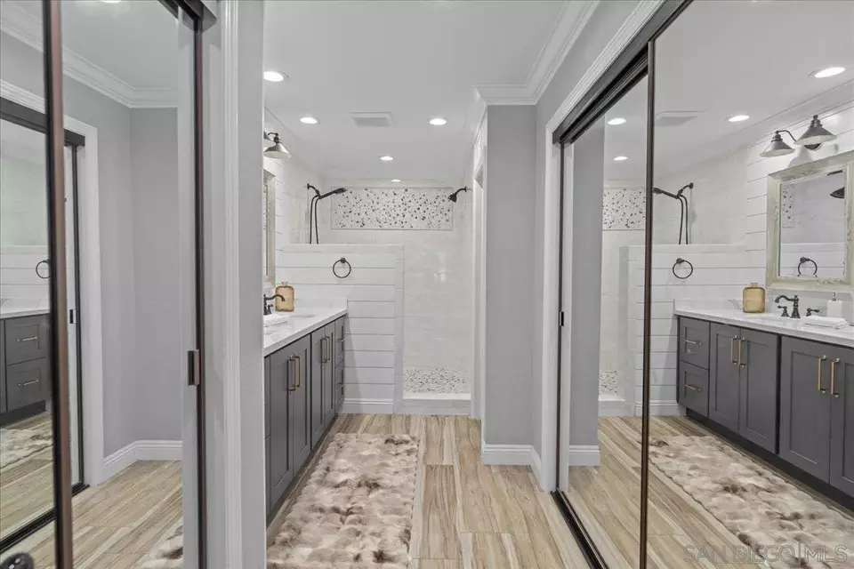 Bath - 22682 S Canada Ct, Lake Forest, CA 92630 photo 2 of 7