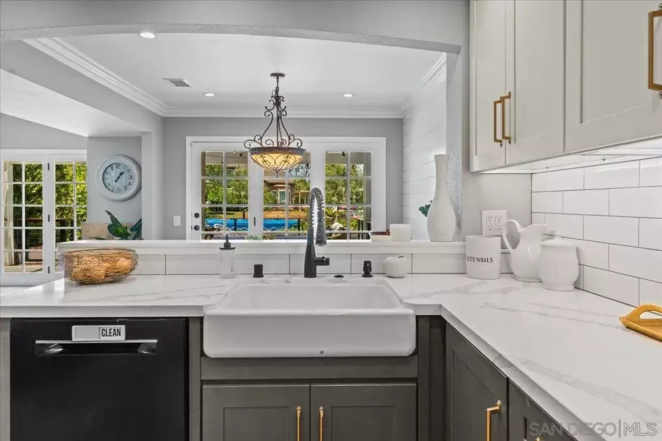 Kitchen - 22682 S Canada Ct, Lake Forest, CA 92630 photo 3 of 4