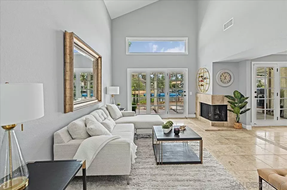 Living - 22682 S Canada Ct, Lake Forest, CA 92630 photo 2 of 4