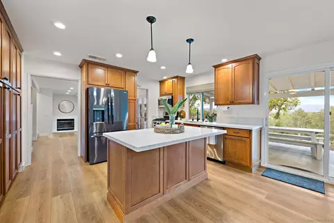 Kitchen - 28793 Stonegate Dr, Valley Center, CA 92082 photo 2 of 4