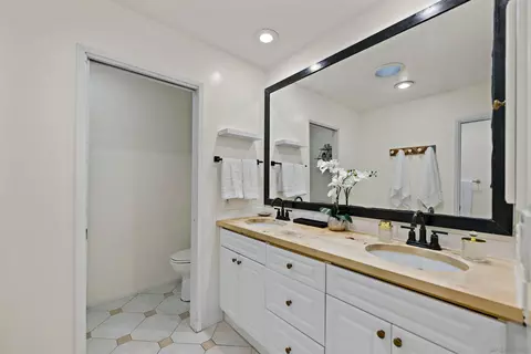 Bath - 28793 Stonegate Dr, Valley Center, CA 92082 photo 3 of 4