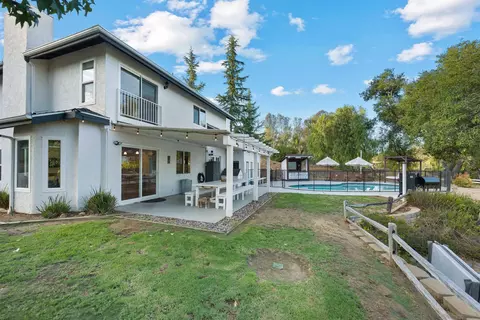 Exterior - 28793 Stonegate Dr, Valley Center, CA 92082 photo 10 of 13