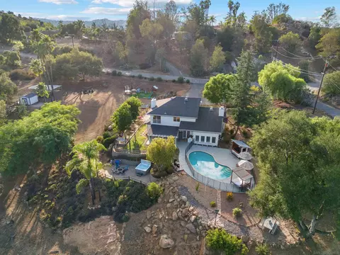 View/Area - 28793 Stonegate Dr, Valley Center, CA 92082 photo 2 of 7