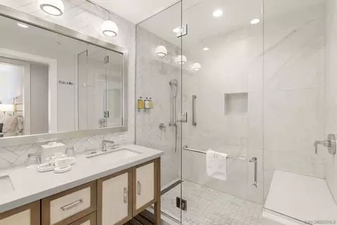 Bath - 1500 Orange Ave #26, Coronado, CA 92118 photo 5 of 5
