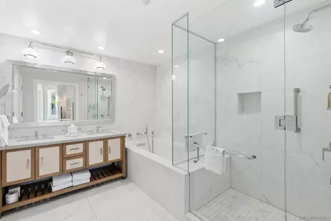Bath - 1500 Orange Ave #26, Coronado, CA 92118 photo 2 of 5