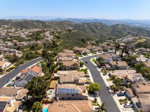 View/Area - 2412 Starlight Gln, Escondido, CA 92026 photo 5 of 10