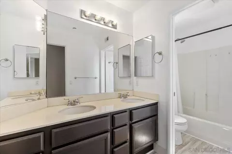 Bath - 2412 Starlight Gln, Escondido, CA 92026 photo 3 of 4