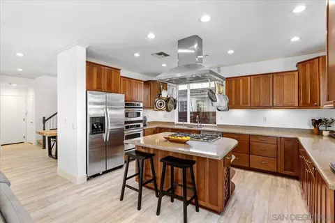Kitchen - 2412 Starlight Gln, Escondido, CA 92026 photo 3 of 5