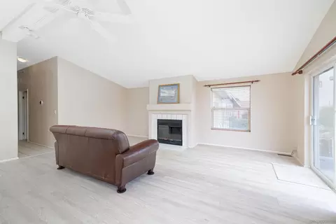 Living - 4650 Dulin Rd #162, Fallbrook, CA 92028 photo 1 of 2