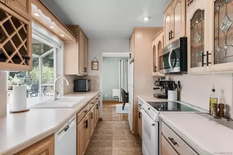 Kitchen - 29433 Cacti Dr, Campo, CA 91906 photo 2 of 3