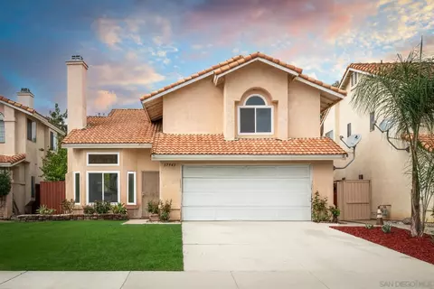 37943 Spyglass Cir, Murrieta, CA 92563