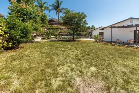 Exterior - 3325 Heather Ln, Oceanside, CA 92056 photo 7 of 11