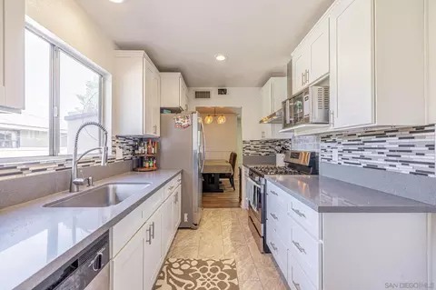 Kitchen - 44551 Stanridge Ave, Lancaster, CA 93535 photo 1 of 1