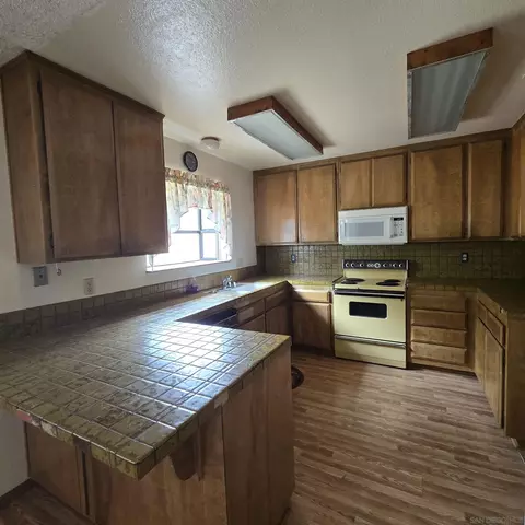 323 Lila Ln, El Cajon, CA 92021 photo 9