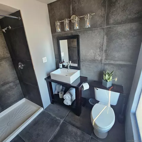 Bath - 4310 Resmar Rd, La Mesa, CA 91941 photo 6 of 9