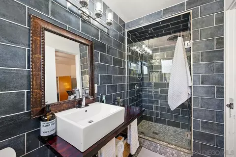 Bath - 4310 Resmar Rd, La Mesa, CA 91941 photo 2 of 9