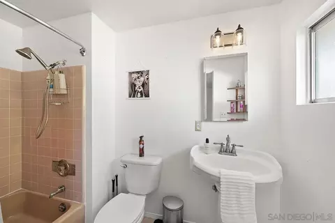 Bath - 4310 Resmar Rd, La Mesa, CA 91941 photo 3 of 9