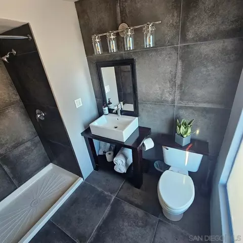 Bath - 4310 Resmar Rd, La Mesa, CA 91941 photo 7 of 9