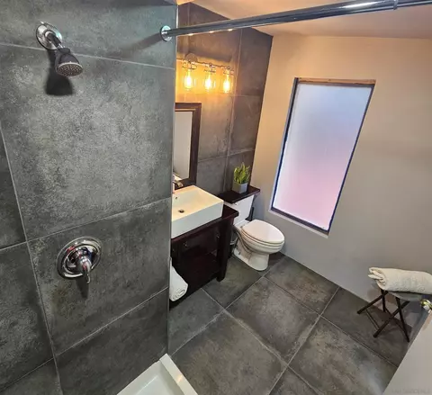 Bath - 4310 Resmar Rd, La Mesa, CA 91941 photo 8 of 9