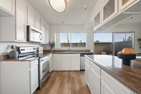 Kitchen - 615 Fredricks Ave #149, Oceanside, CA 92058 photo 2 of 4